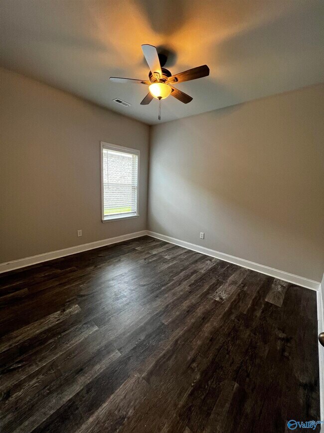 Building Photo - 107 Fourstar Ln