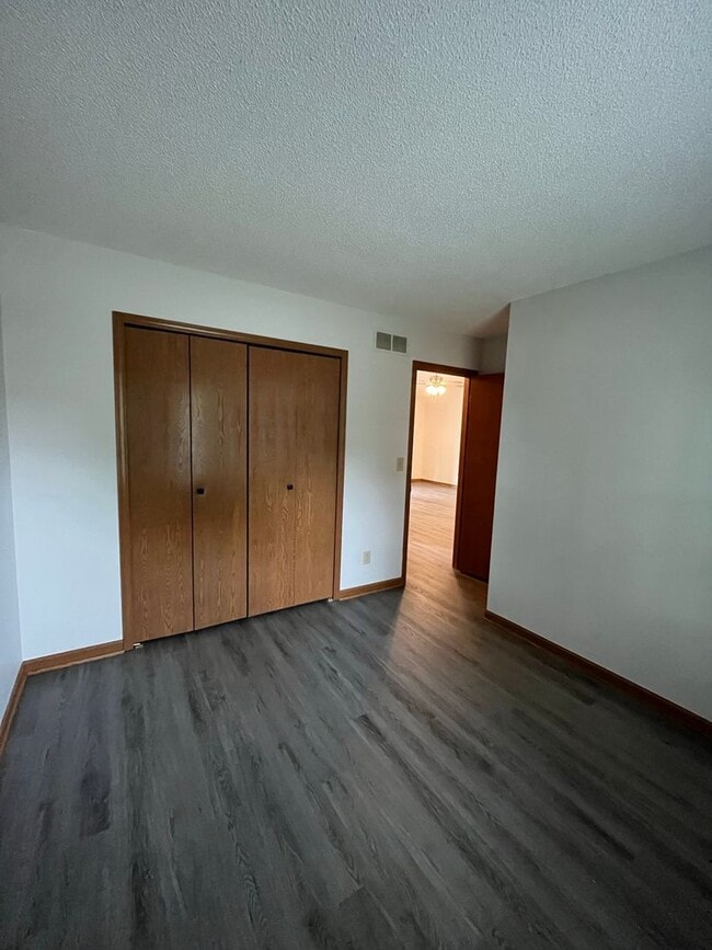 Building Photo - Charming 3-Bedroom Ranch Home with Fenced ...