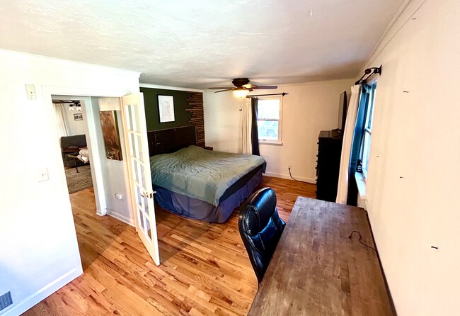 Main Bedroom 1 of 3 - 1913 N Corona St