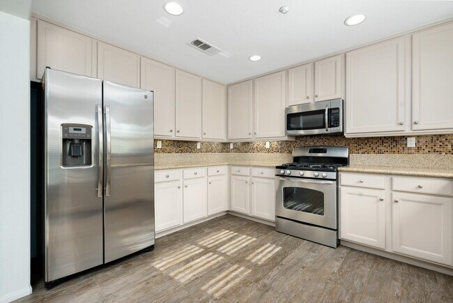 Building Photo - 262 Paseo Gregario