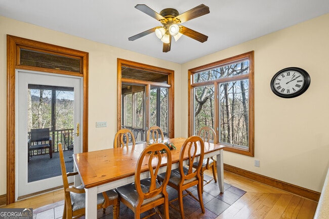 Building Photo - 339 Willow Dr