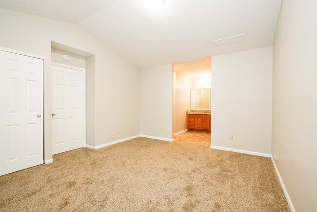 Building Photo - 2815 Sunnyfield Ct