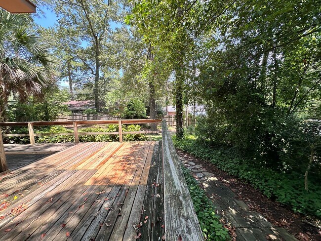 Building Photo - 3221 Foxhall Rd