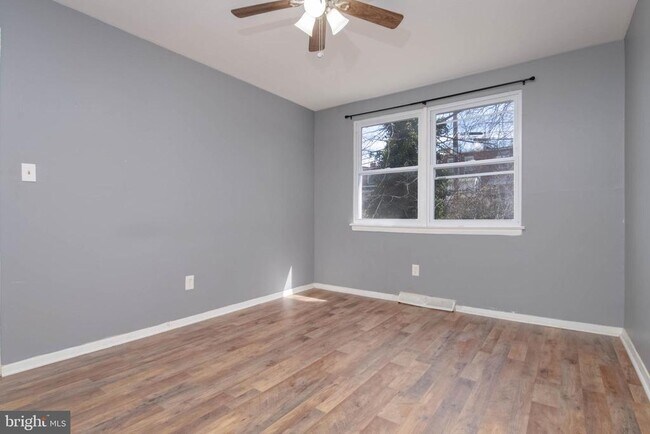 Building Photo - 4409 Falls Bridge Dr