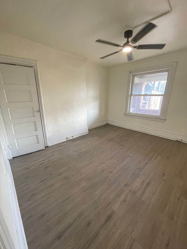 Building Photo - 7307 Idlewild St