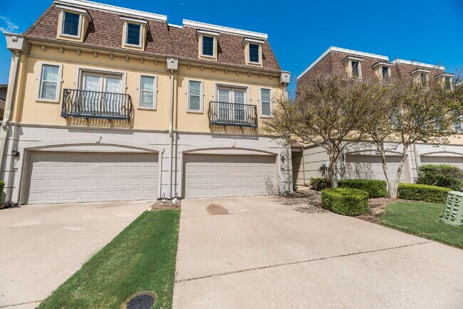 Building Photo - Dog friendly 3-2.5-2 Townhome in the heart of Plano!