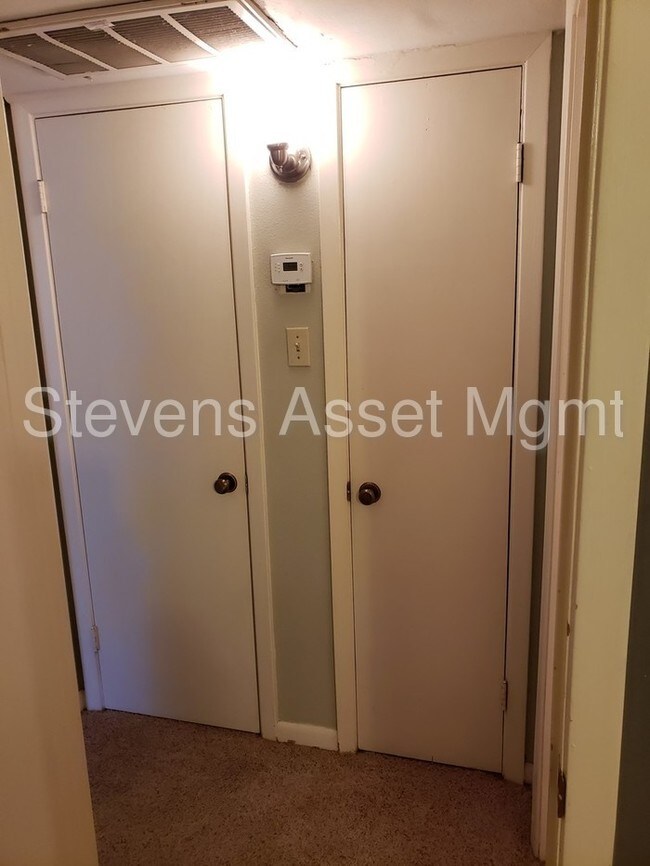 Building Photo - *REDUCED *ADORABLE 1/1 CONDO FAIRFIELD OAKS*