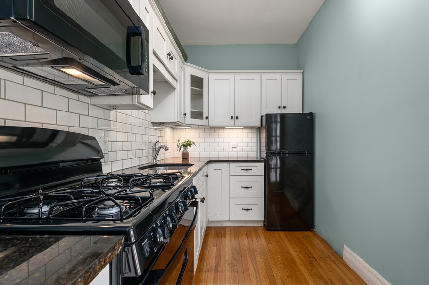 Building Photo - 177 Main St