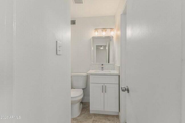 Building Photo - 5620 N 19th Ave