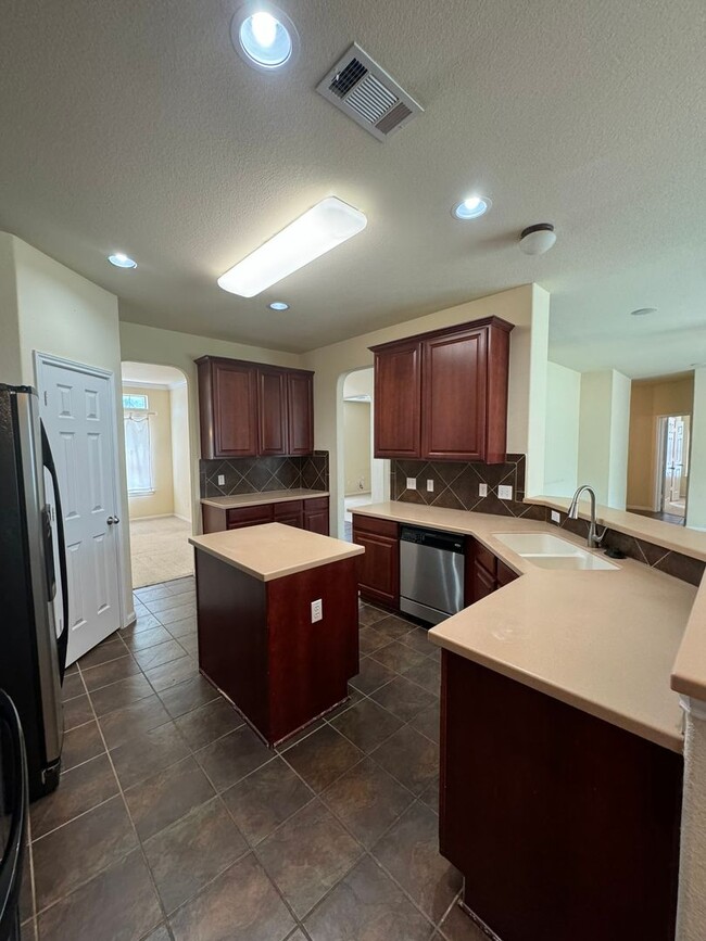 Building Photo - Beautiful 2 Story 4 Bdrm 2.5 Bath With a Loft