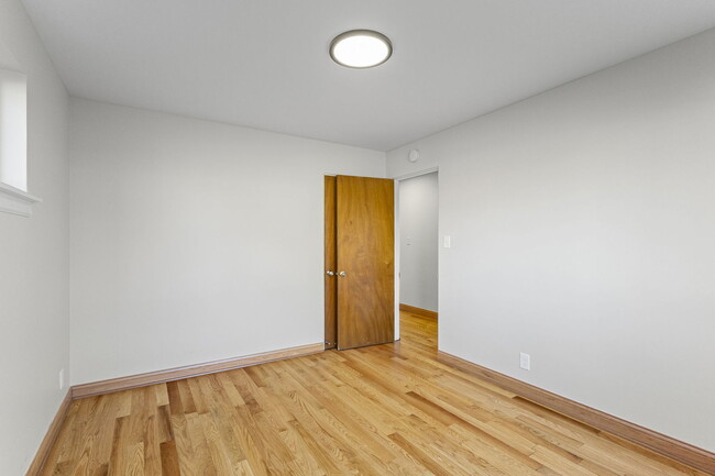 Building Photo - 1307 Highridge Pkwy