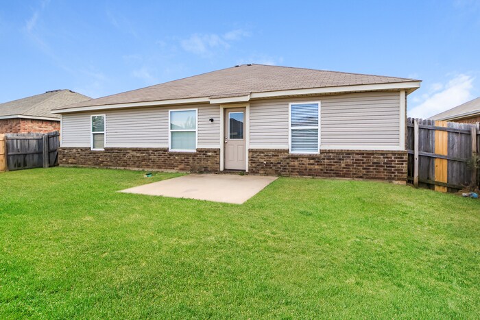 Building Photo - 11421 SW 25th Terrace