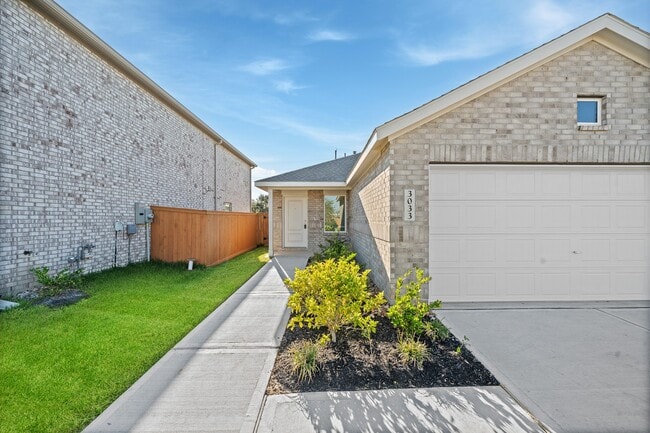 Building Photo - 3033 Dawn Sound Dr
