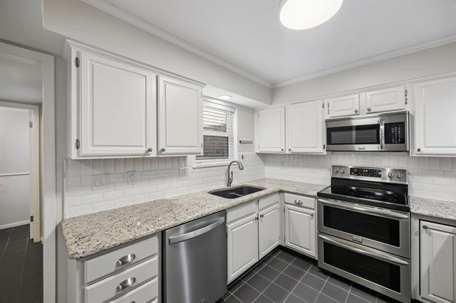 Building Photo - 2908 Clear Springs Dr