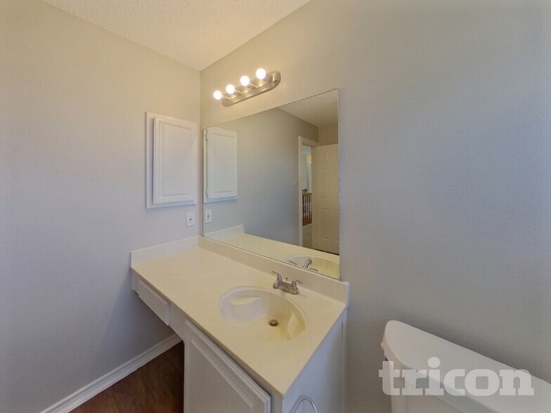 Building Photo - 1417 Baker Dr