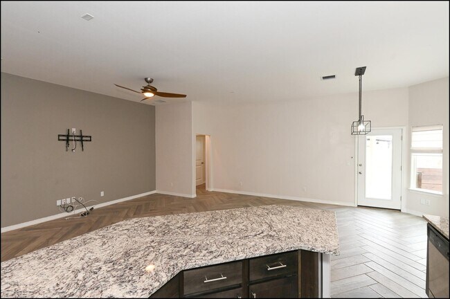 Building Photo - 14905 Tierra Haven Ave