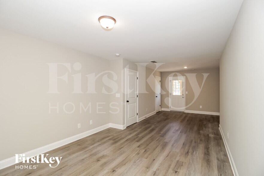 Building Photo - 108 Woodside Ct