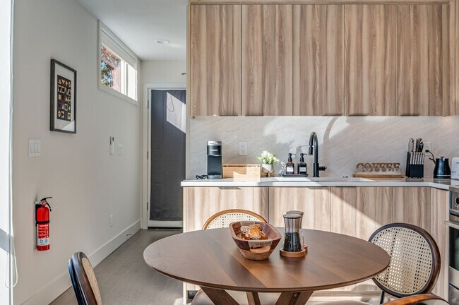 Building Photo - 4205 Evanston Ave N