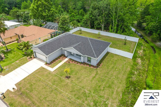 Building Photo - 8 Longview Ln