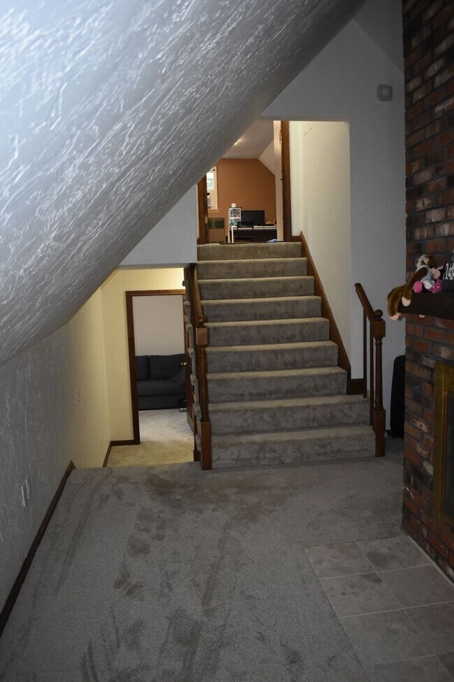 Building Photo - Well maintained, 3 Bedroom single family h...