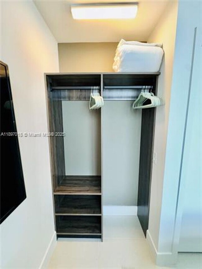 Building Photo - 159 NE 6th St