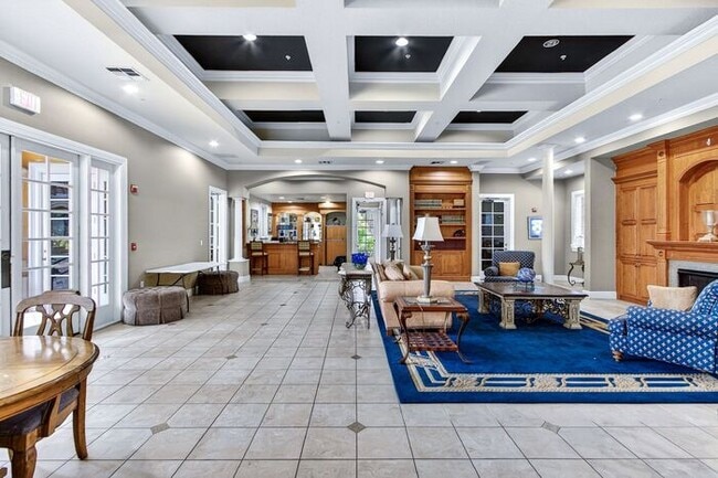 Building Photo - Immaculately updated 3/2.5 Three-Story Maitland Condo in Visconti!