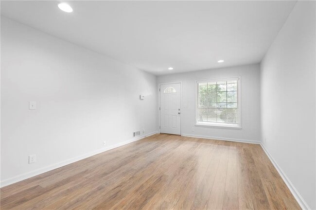 Building Photo - 2071 Nettie Ct