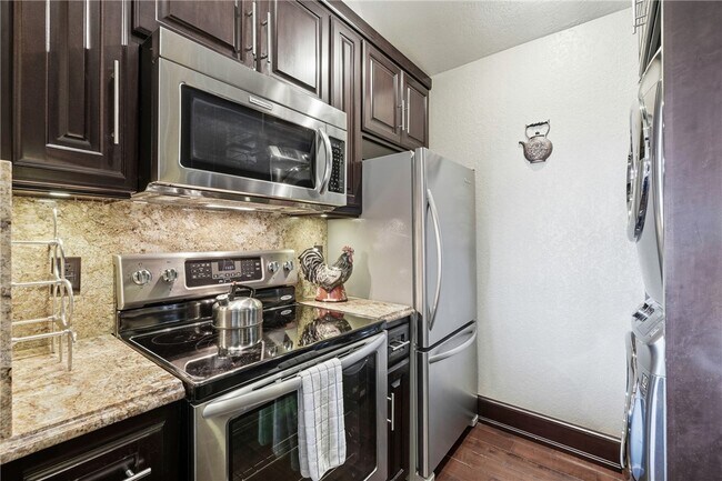 Building Photo - 14805 Dutchmans Dr