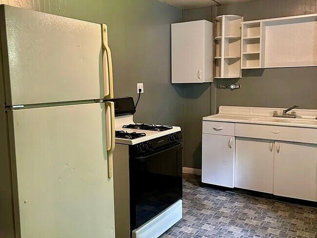 Building Photo - 25 N Washington St