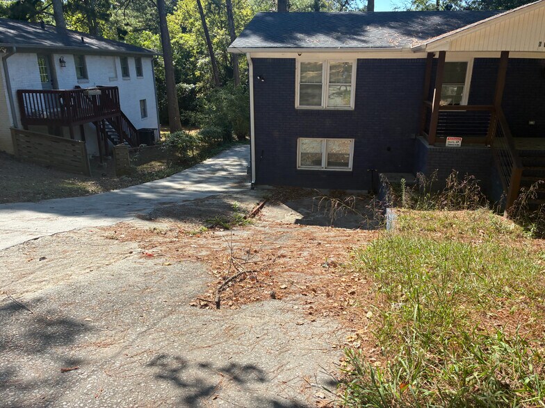 Building Photo - Room in House on Cedar Ave NW