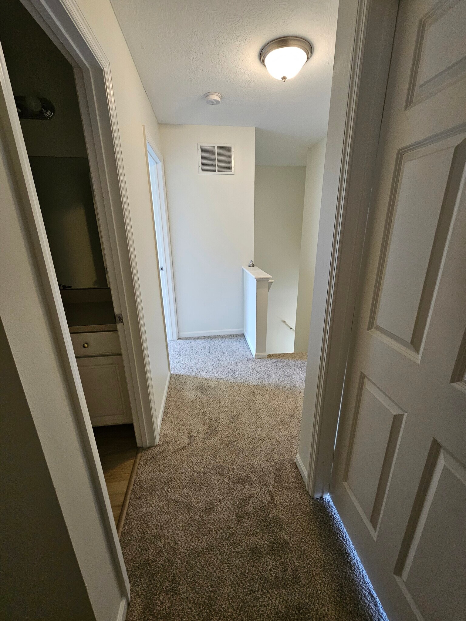 2nd Floor Hall - 138 Wagnalls Ct