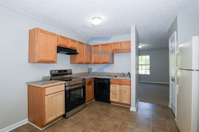 Building Photo - Modern All-Electric Living – 3BR Retreat with 2 Full Baths in Griffin