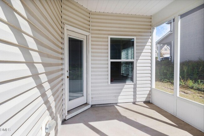 Building Photo - 6806 Shane Dr