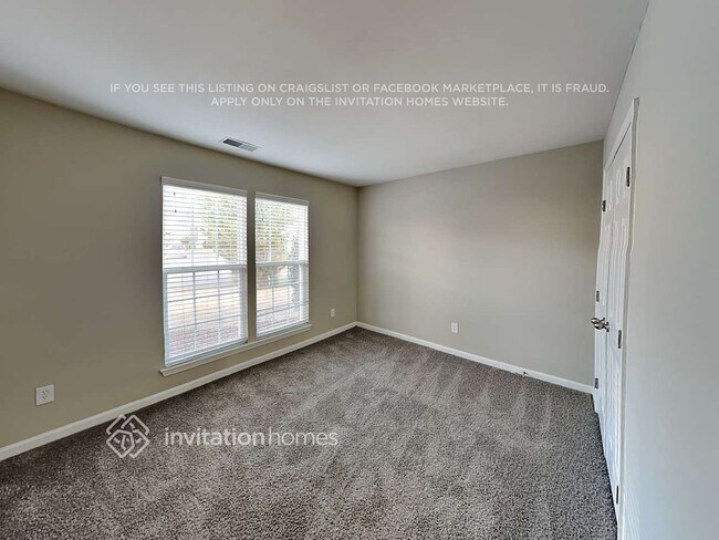 Building Photo - 2730 Shannon Dr