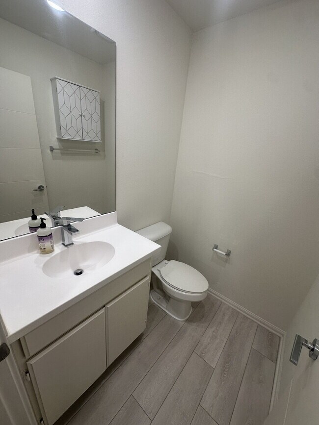 Building Photo - $4,400 - 4 Bed / 3.5 Bath Luxury Townhome in Suwerte Community in Otay Ranch