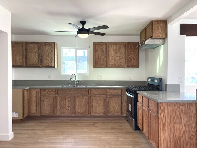 Building Photo - 473