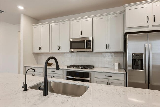 Building Photo - 283 Ranier Wy