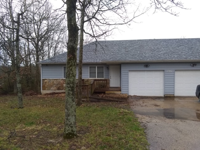 Building Photo - 1506 Red Oak Dr