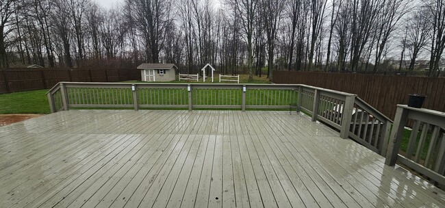 Building Photo - Welcome to this stunning 4 bedroom, 3 bath...