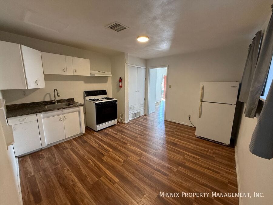 Building Photo - 1526 Yandell Dr