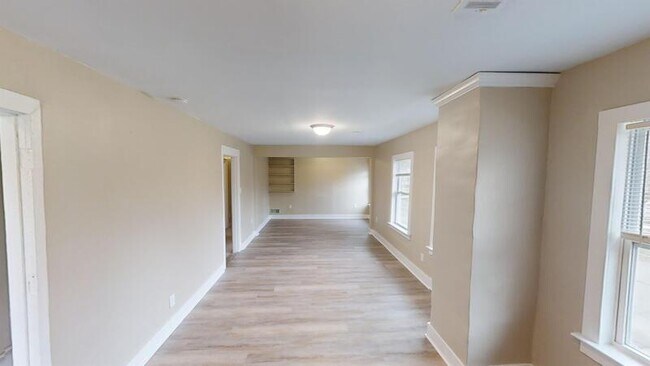 Building Photo - 716 Pearl St