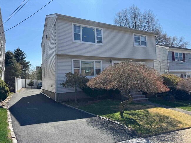 Building Photo - 54 Brighton Ave