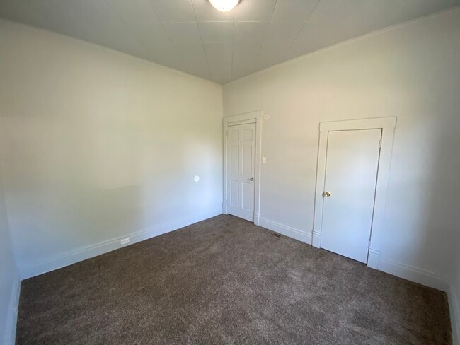 Building Photo - 725 N Kimball St