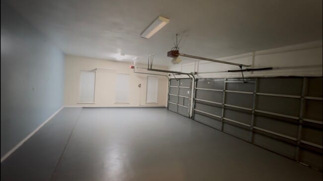 Building Photo - 408 Hidden Oaks Cir