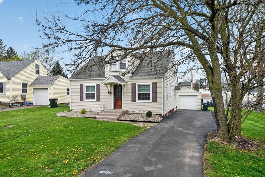 Building Photo - 1133 Milford St NE