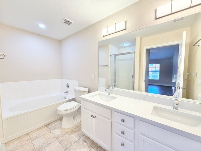 Building Photo - ** FAIRWAY PRESERVE ** 3 BED / 2 BATH CONDO - PET OK! - NORTH NAPLES - ANNUAL RENTAL