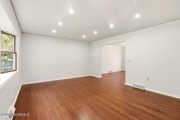 Building Photo - 1045 Farmingdale Rd