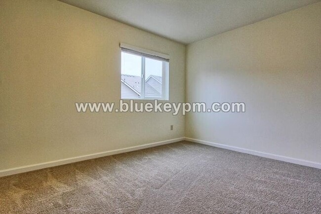 Building Photo - 3 Bed, 2.5 Bath Home Near Alki Road Park off NE Hazel Dell Avenue