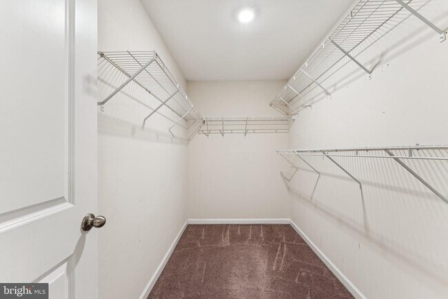 Building Photo - 43422 Robey Sq