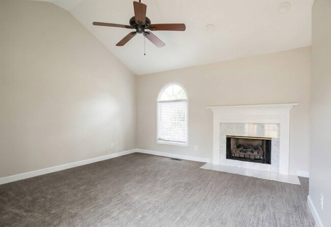 Building Photo - 402 Laurel St